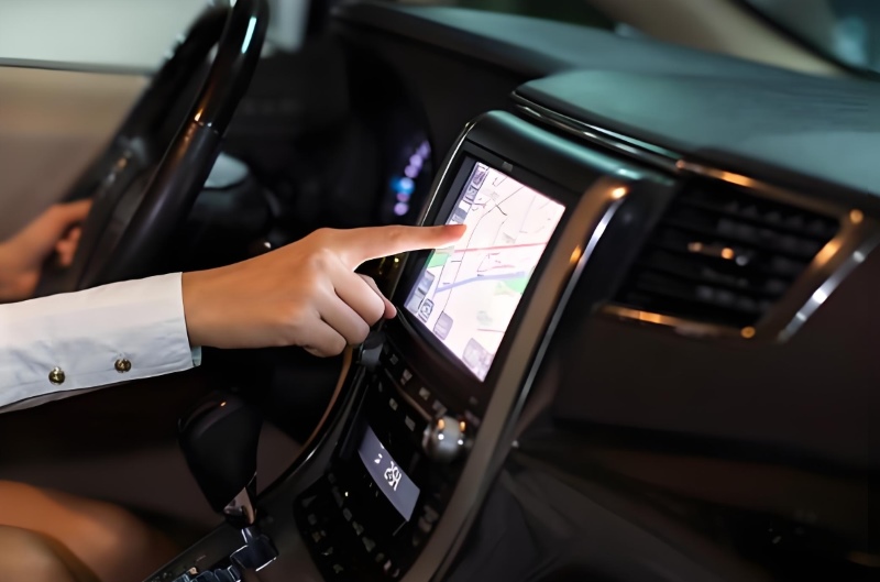 From Mobile Phones to Cars: Widespread Application of Projected Capacitive Touch Screens(图1)